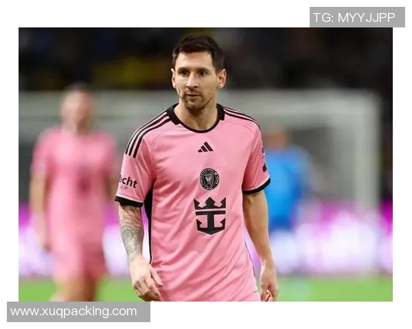 足球巨星晒帅气自拍头像引发球迷热议瞬间点燃社交平台话题